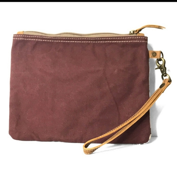 Handmade Upcycald Aztec genuine Leather clutch, Wristlet, pouch - Picture 4 of 7